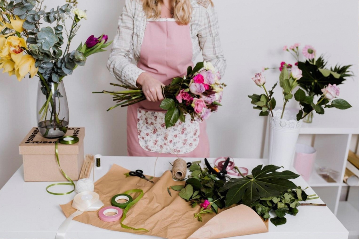 Parallel floristry arrangement demonstrating structured stem placement